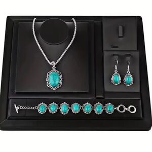Elegant Silver and Turquoise Jewelry Set